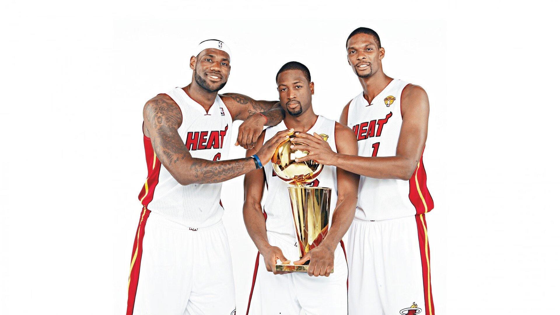 前曼联助教点出哲凯赖什与范尼相似之处 强调仍需时间观察其发展轨迹