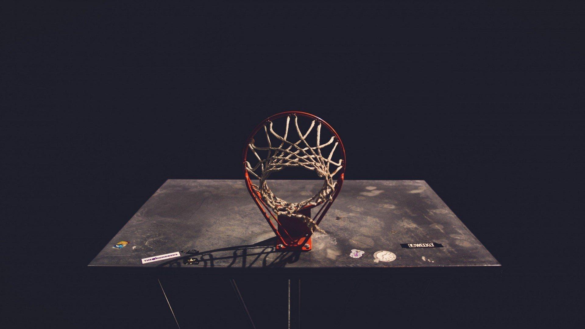 阿隆索帅位告急!五大名帅进入候选名单,皇马新主帅人选引发足坛猜想